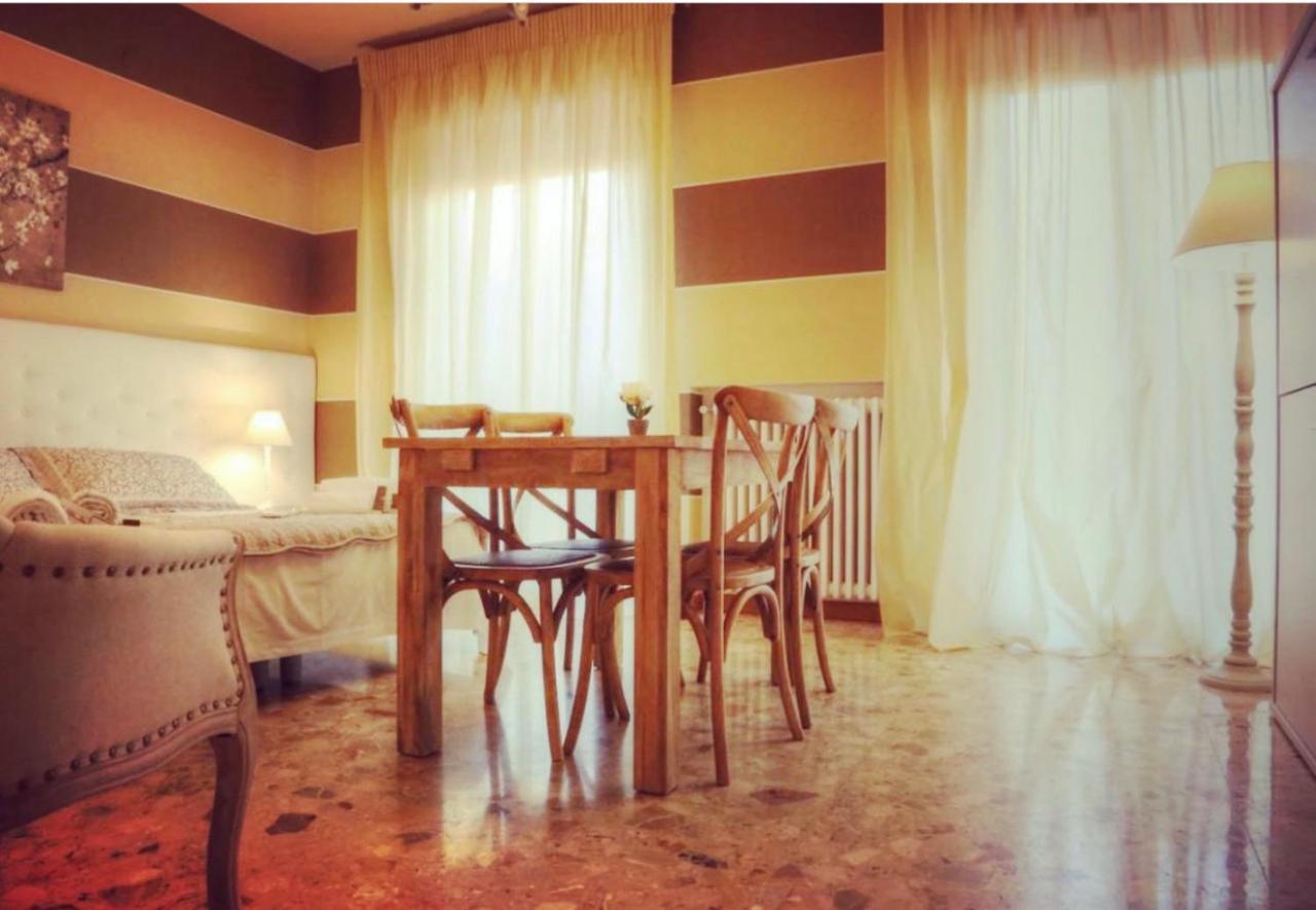 La Casetta Di Lina Rooms And Apartments Verona Eksteriør billede