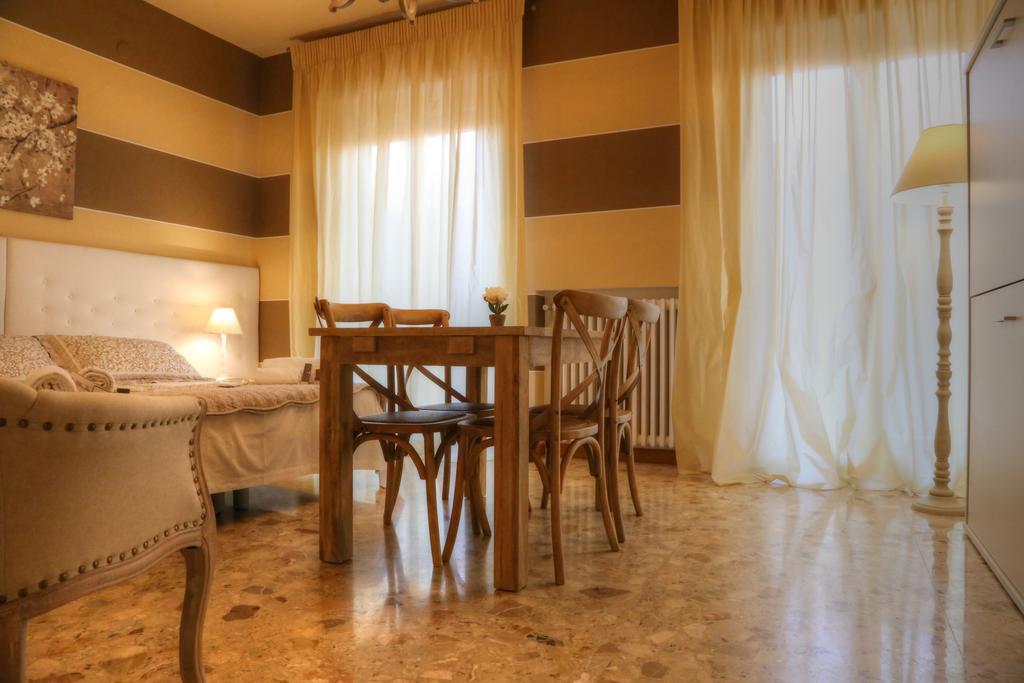 La Casetta Di Lina Rooms And Apartments Verona Eksteriør billede